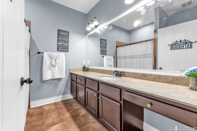 233 Scenic Hills, La Vernia, TX 78121