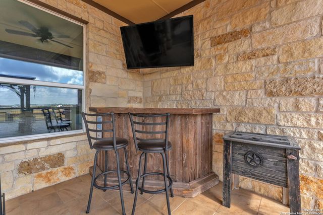 233 Scenic Hills, La Vernia, TX 78121