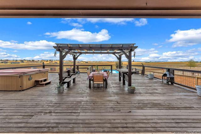 233 Scenic Hills, La Vernia, TX 78121