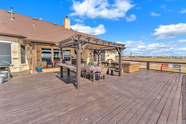 233 Scenic Hills, La Vernia, TX 78121