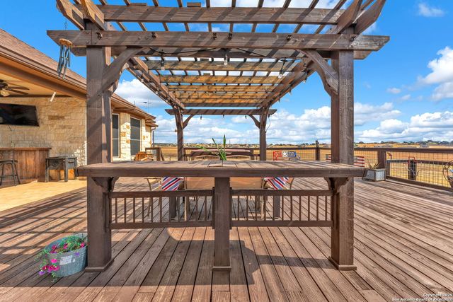 233 Scenic Hills, La Vernia, TX 78121