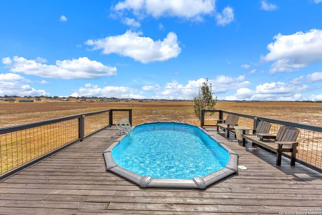 233 Scenic Hills, La Vernia, TX 78121