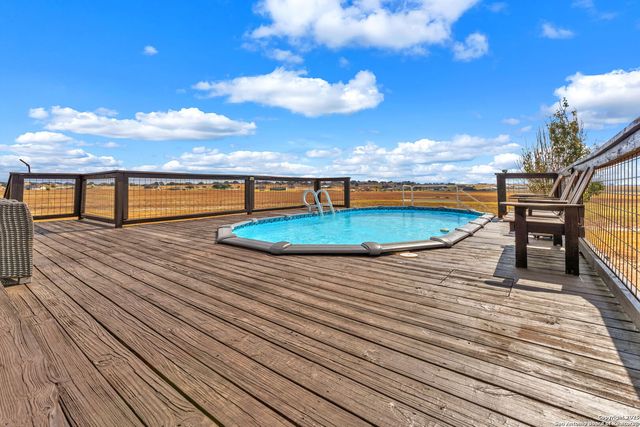 233 Scenic Hills, La Vernia, TX 78121