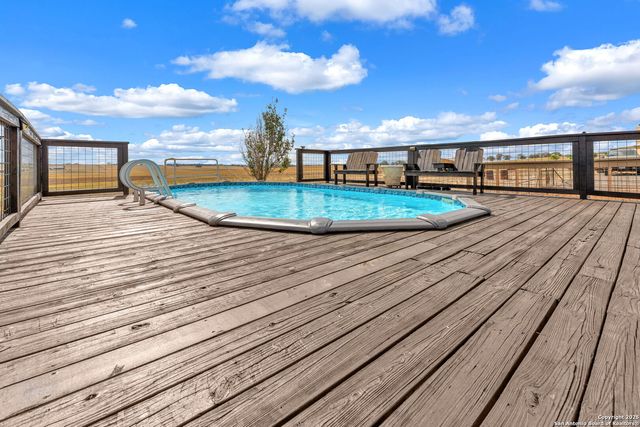 233 Scenic Hills, La Vernia, TX 78121