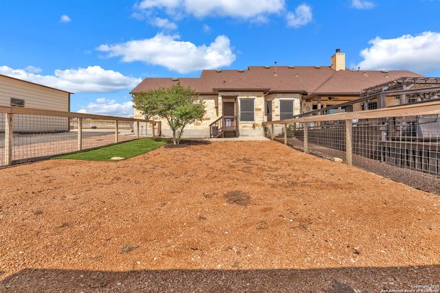233 Scenic Hills, La Vernia, TX 78121