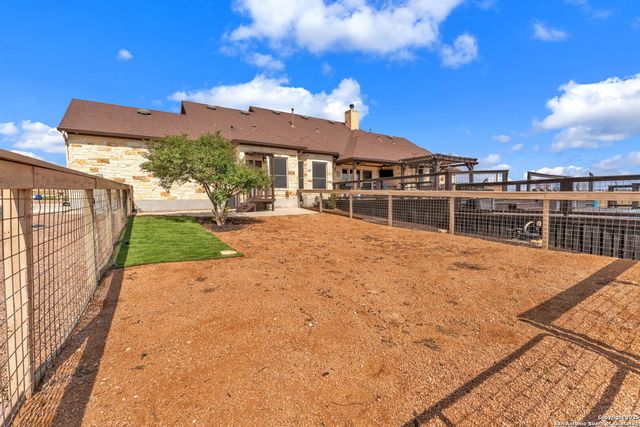 233 Scenic Hills, La Vernia, TX 78121