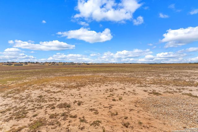 233 Scenic Hills, La Vernia, TX 78121