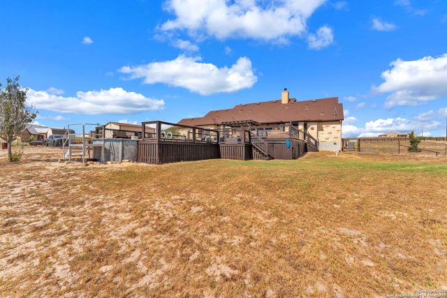 233 Scenic Hills, La Vernia, TX 78121