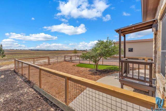 233 Scenic Hills, La Vernia, TX 78121
