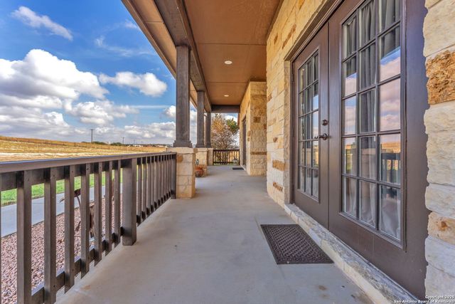 233 Scenic Hills, La Vernia, TX 78121