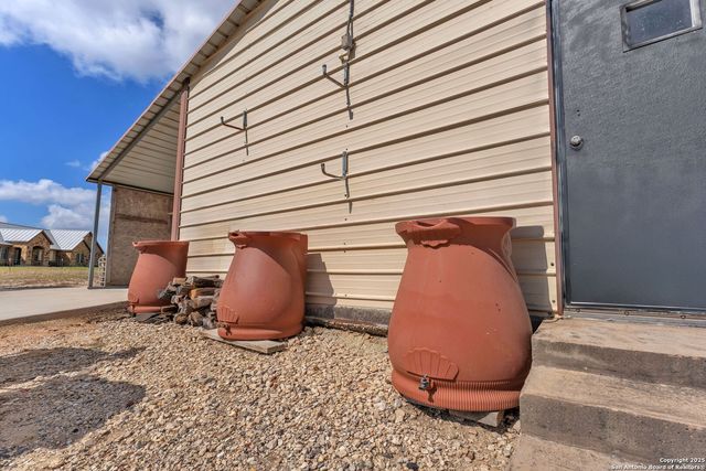 233 Scenic Hills, La Vernia, TX 78121