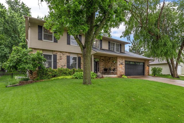 415 Wilton Dr NE, Cedar Rapids, IA 52402