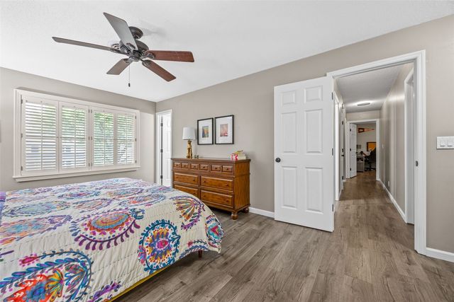 415 Wilton Dr NE, Cedar Rapids, IA 52402