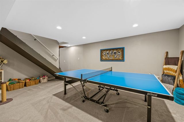 415 Wilton Dr NE, Cedar Rapids, IA 52402