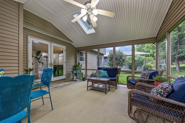 415 Wilton Dr NE, Cedar Rapids, IA 52402