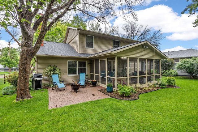 415 Wilton Dr NE, Cedar Rapids, IA 52402