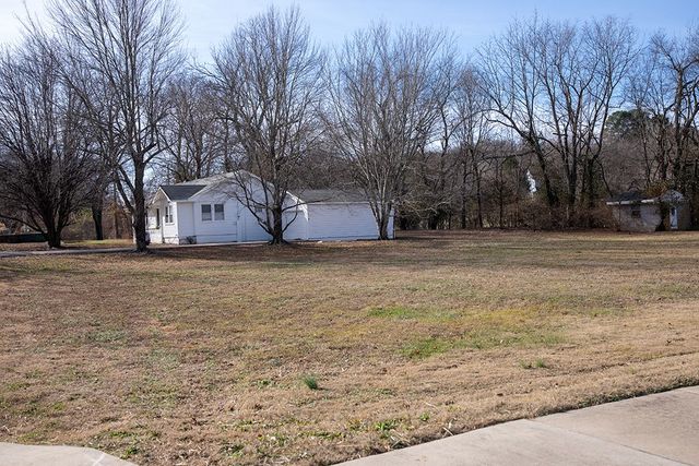 1781 Old Wire Road, Fayetteville, AR 72703