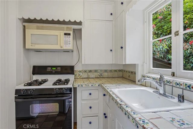 550 Saint Ann's, Laguna Beach, CA 92651