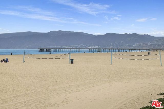 25 Ironsides Street, Marina Del Rey, CA 90292