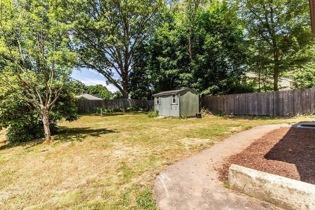 94 Hollis St, Brockton, MA 02302