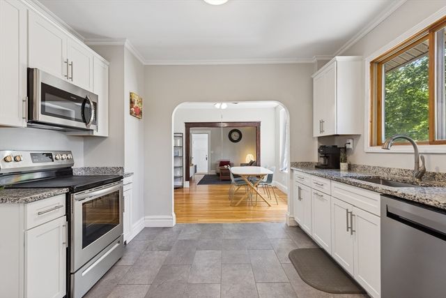 94 Hollis St, Brockton, MA 02302