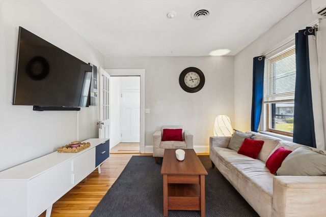 94 Hollis St, Brockton, MA 02302