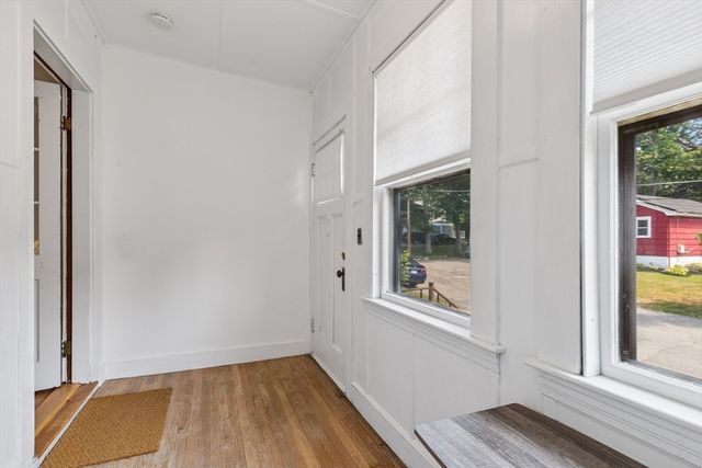 94 Hollis St, Brockton, MA 02302