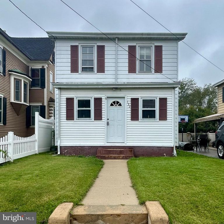 132 S MAIN ST, ELMER, NJ 08318 — exterior
