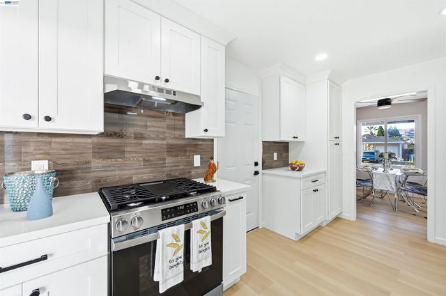 59 Lafayette Ave, Hayward, CA 94544