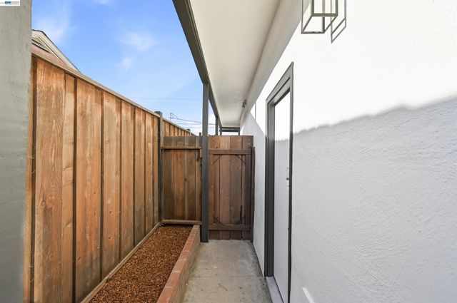 59 Lafayette Ave, Hayward, CA 94544