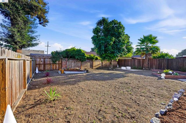 59 Lafayette Ave, Hayward, CA 94544