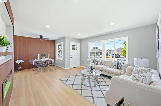 59 Lafayette Ave, Hayward, CA 94544
