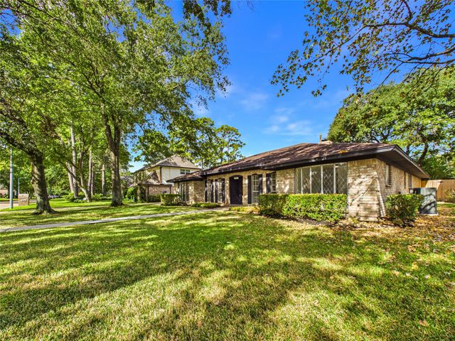 5114 Boyce Springs Drive, Houston, TX 77066
