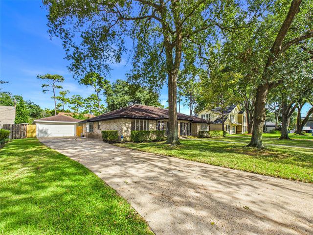 5114 Boyce Springs Drive, Houston, TX 77066