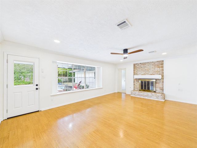 5114 Boyce Springs Drive, Houston, TX 77066