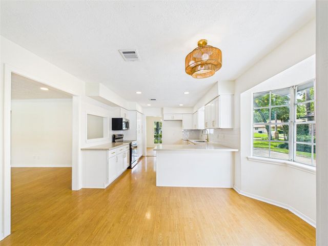 5114 Boyce Springs Drive, Houston, TX 77066