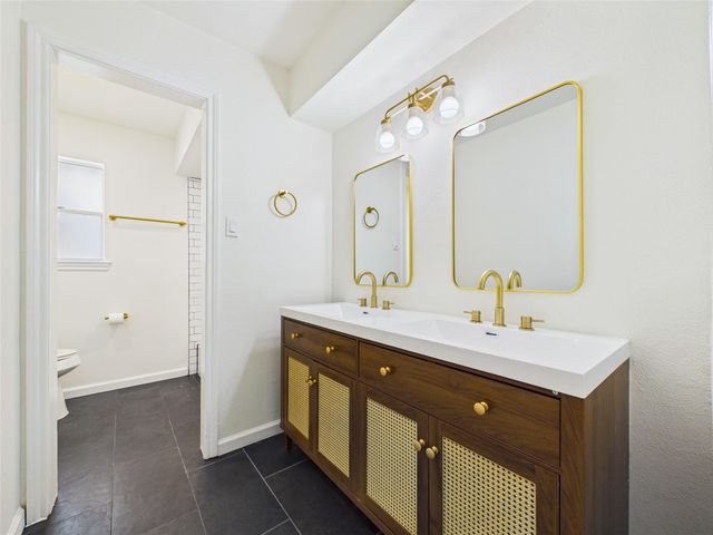 5114 Boyce Springs Drive, Houston, TX 77066