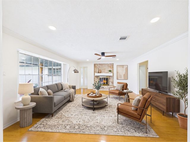 5114 Boyce Springs Drive, Houston, TX 77066