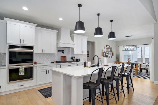 5514 E Cavalcade Lane, Springfield, MO 65802