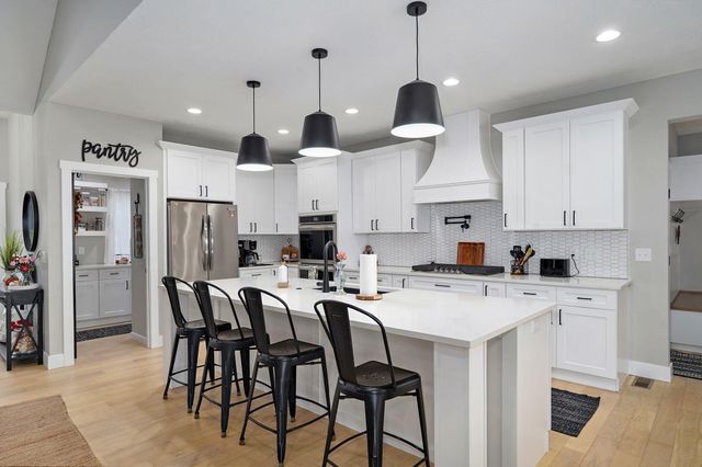 5514 E Cavalcade Lane, Springfield, MO 65802