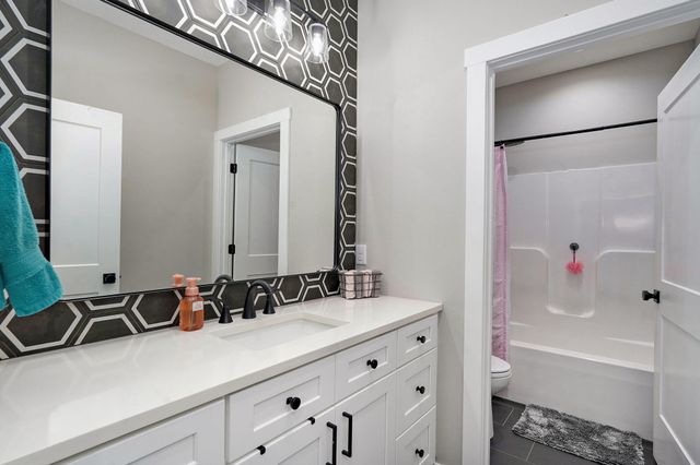 5514 E Cavalcade Lane, Springfield, MO 65802