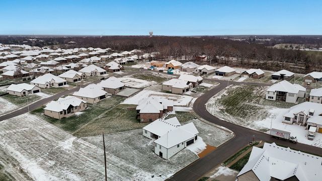 5514 E Cavalcade Lane, Springfield, MO 65802