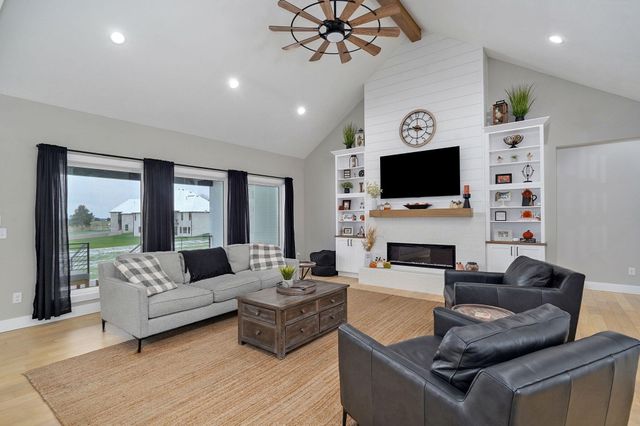 5514 E Cavalcade Lane, Springfield, MO 65802