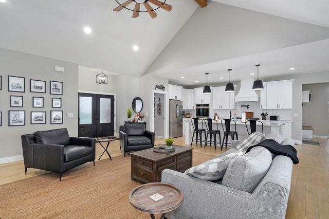 5514 E Cavalcade Lane, Springfield, MO 65802