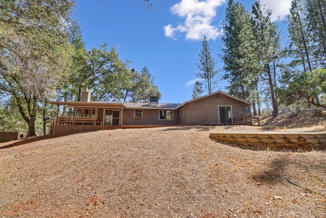 3135 Upper Black Rock Rd, Cool, CA 95614