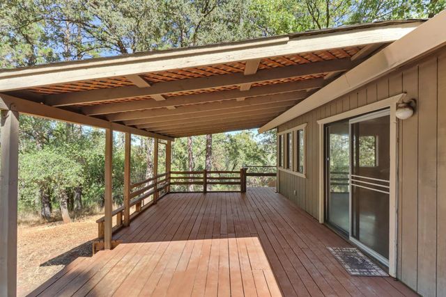 3135 Upper Black Rock Rd, Cool, CA 95614