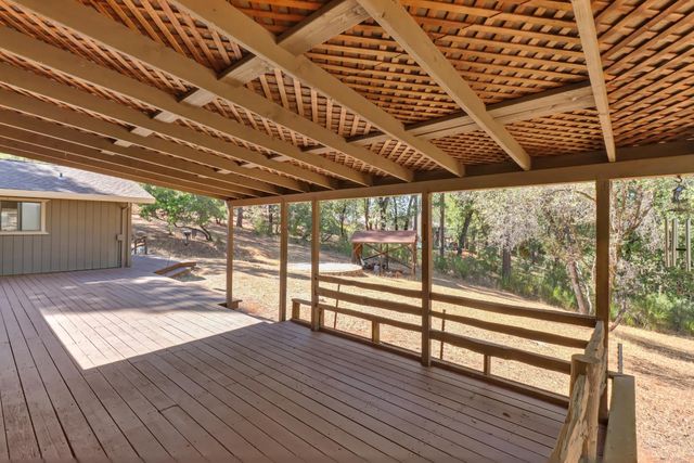 3135 Upper Black Rock Rd, Cool, CA 95614