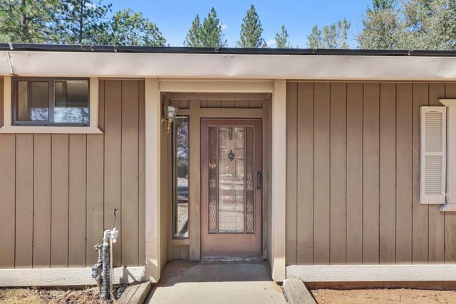 3135 Upper Black Rock Rd, Cool, CA 95614