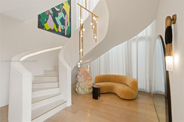 2053 N Bay Rd, Miami Beach, FL 33140