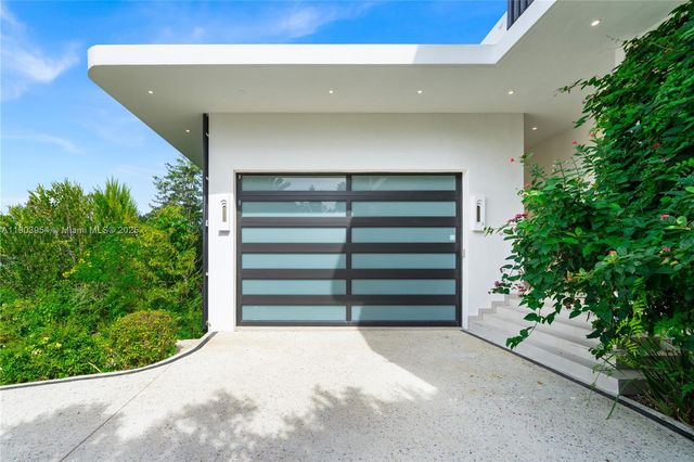 2053 N Bay Rd, Miami Beach, FL 33140